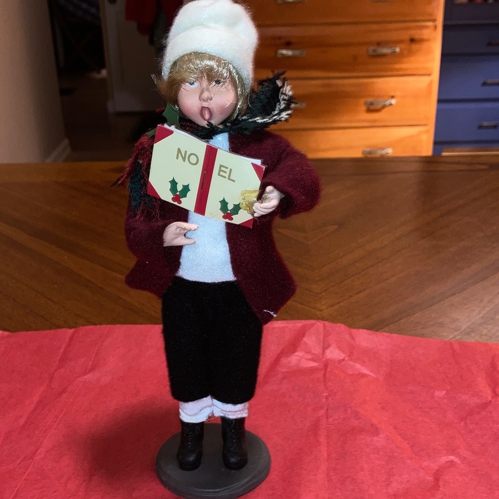 Festive Caroler figurine with Red Coat